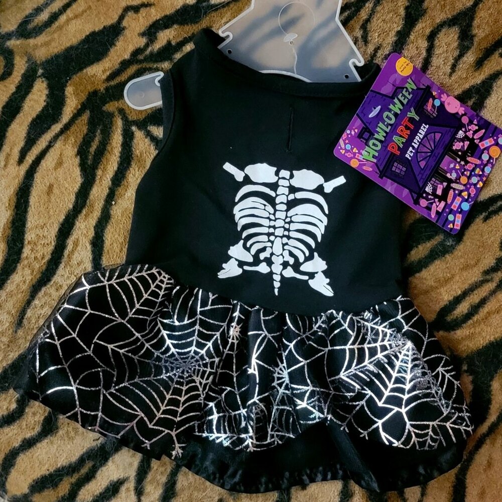 Pet Dress Dog or Cat Spider Webs and Bones Halloween xs med ea. New!